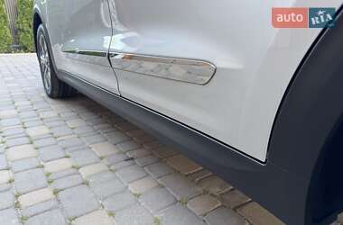 Позашляховик / Кросовер Kia Niro 2020 в 