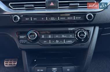 Позашляховик / Кросовер Kia Niro 2020 в 