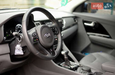 Внедорожник / Кроссовер Kia Niro 2016 в 