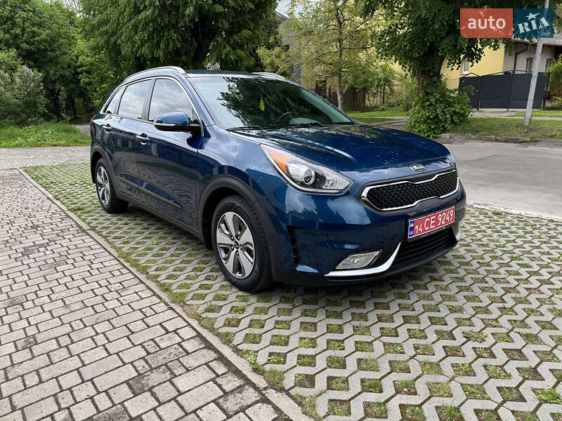 Внедорожник / Кроссовер Kia Niro 2016 в 