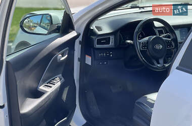 Позашляховик / Кросовер Kia Niro 2019 в 