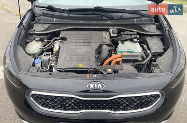 Внедорожник / Кроссовер Kia Niro 2017 в 