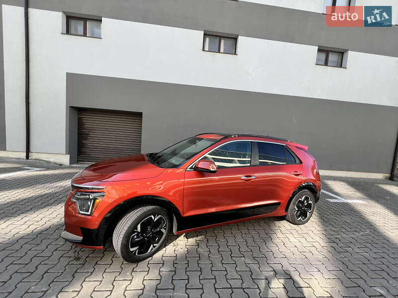 Позашляховик / Кросовер Kia Niro 2023 в Івано-Франківську