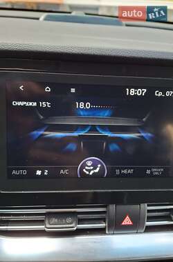 Внедорожник / Кроссовер Kia Niro 2020 в 