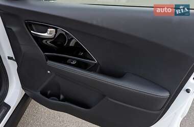 Позашляховик / Кросовер Kia Niro 2020 в 