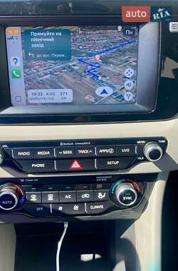 Внедорожник / Кроссовер Kia Niro 2018 в 