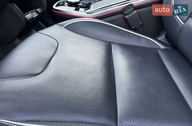 Позашляховик / Кросовер Kia Niro 2019 в 