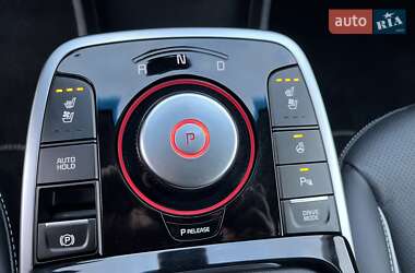 Позашляховик / Кросовер Kia Niro 2019 в 
