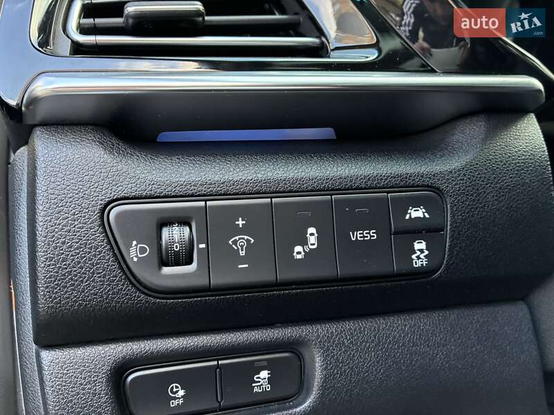 Внедорожник / Кроссовер Kia Niro 2020 в Киеве