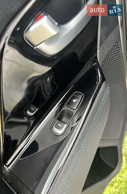 Внедорожник / Кроссовер Kia Niro 2018 в 