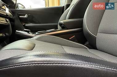 Позашляховик / Кросовер Kia Niro 2021 в 
