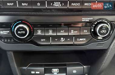 Позашляховик / Кросовер Kia Niro 2021 в 