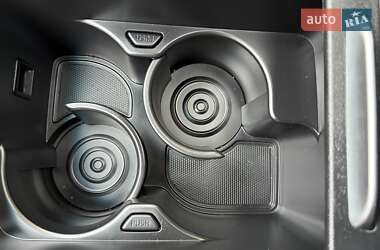 Позашляховик / Кросовер Kia Niro 2021 в 