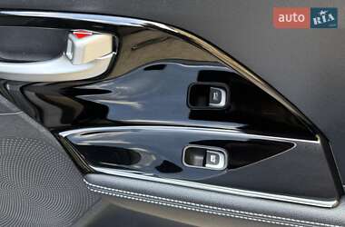 Позашляховик / Кросовер Kia Niro 2021 в 