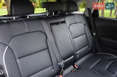 Позашляховик / Кросовер Kia Niro 2021 в 