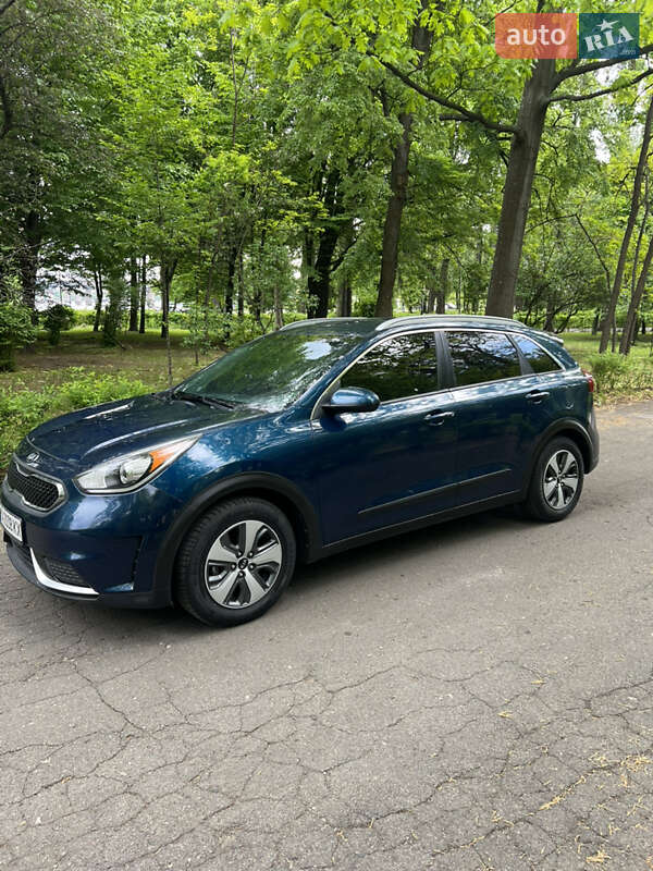 Внедорожник / Кроссовер Kia Niro 2017 в Киеве