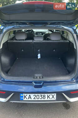 Позашляховик / Кросовер Kia Niro 2017 в Києві