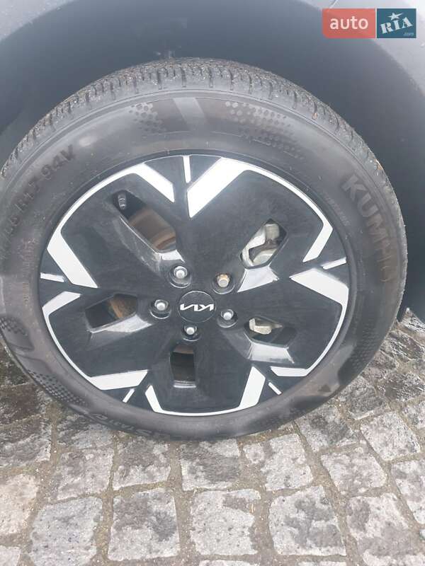 Внедорожник / Кроссовер Kia Niro 2023 в Львове