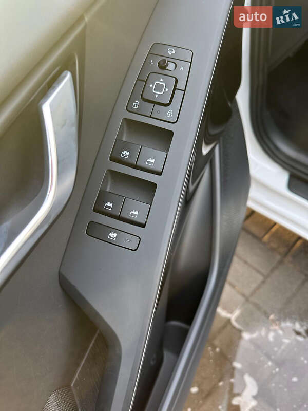 Позашляховик / Кросовер Kia Niro 2023 в Запоріжжі