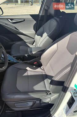 Внедорожник / Кроссовер Kia Niro 2023 в 
