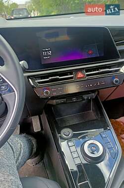 Внедорожник / Кроссовер Kia Niro 2023 в 
