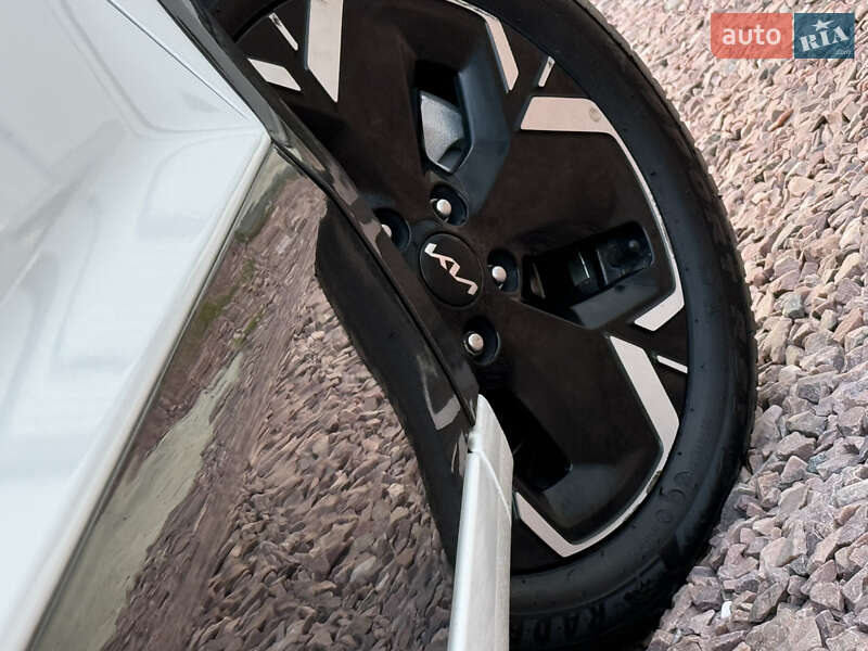 Позашляховик / Кросовер Kia Niro 2023 в Дрогобичі