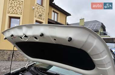 Позашляховик / Кросовер Kia Niro 2020 в 