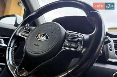 Позашляховик / Кросовер Kia Niro 2020 в 