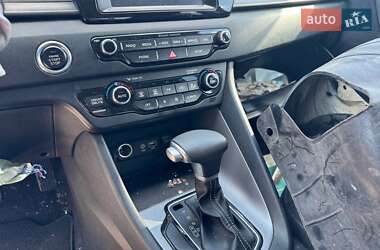 Позашляховик / Кросовер Kia Niro 2018 в 