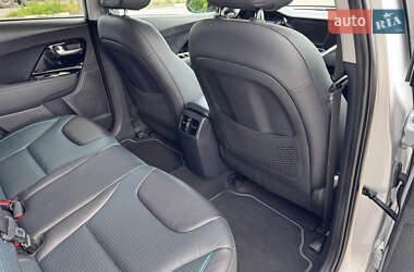 Позашляховик / Кросовер Kia Niro 2021 в 