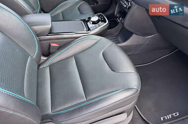 Позашляховик / Кросовер Kia Niro 2021 в 