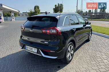 Позашляховик / Кросовер Kia Niro 2016 в 