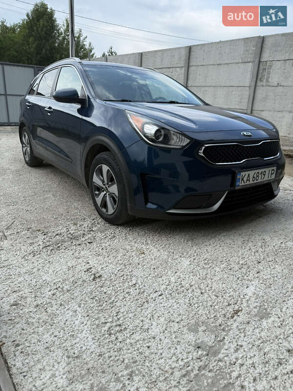 Внедорожник / Кроссовер Kia Niro 2017 в Киеве