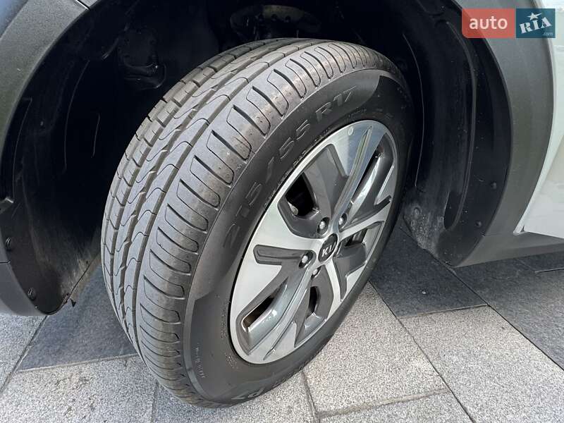 Внедорожник / Кроссовер Kia Niro 2021 в Днепре