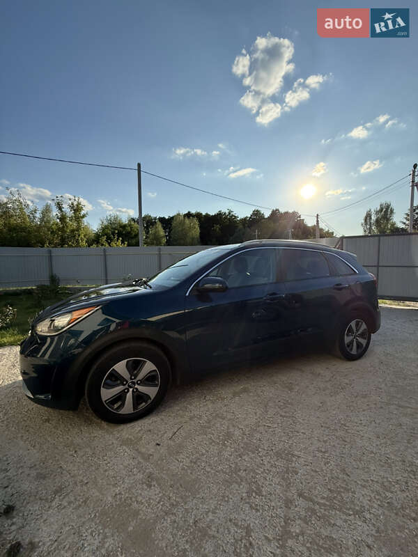 Внедорожник / Кроссовер Kia Niro 2017 в Киеве