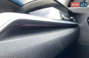 Позашляховик / Кросовер Kia Niro 2021 в 