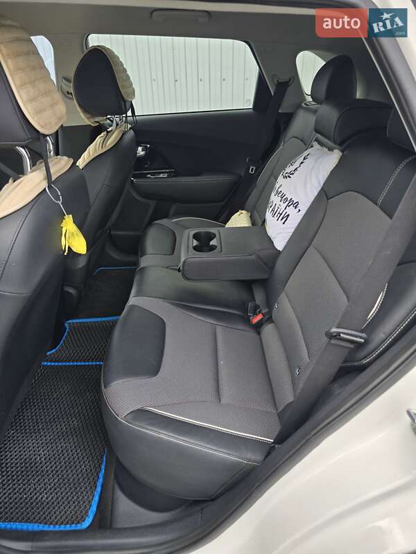 Позашляховик / Кросовер Kia Niro 2022 в Тернополі