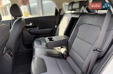 Позашляховик / Кросовер Kia Niro 2021 в 
