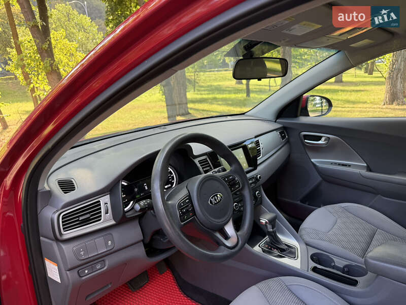 Внедорожник / Кроссовер Kia Niro 2017 в Киеве