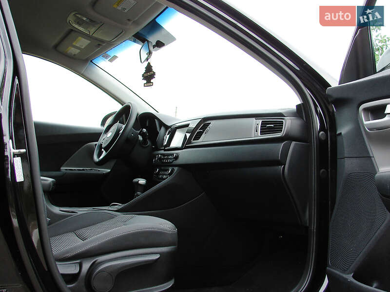 Внедорожник / Кроссовер Kia Niro 2017 в Одессе