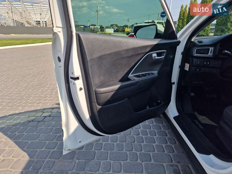 Позашляховик / Кросовер Kia Niro 2018 в Львові