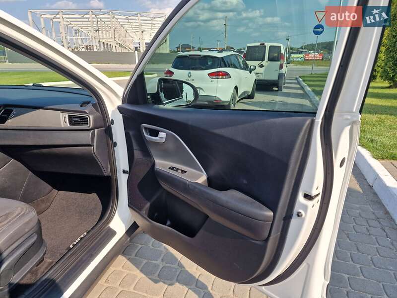 Позашляховик / Кросовер Kia Niro 2018 в Львові