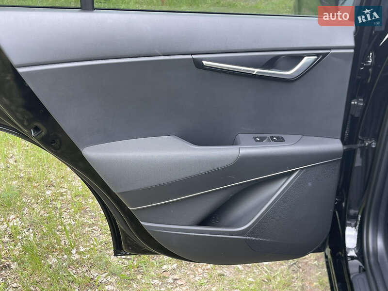 Позашляховик / Кросовер Kia Niro 2023 в Переяславі