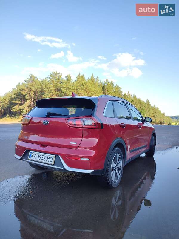 Внедорожник / Кроссовер Kia Niro 2017 в Черкассах фото 9 Внедорожник / Кроссовер Kia Niro 2017 в Черкассах