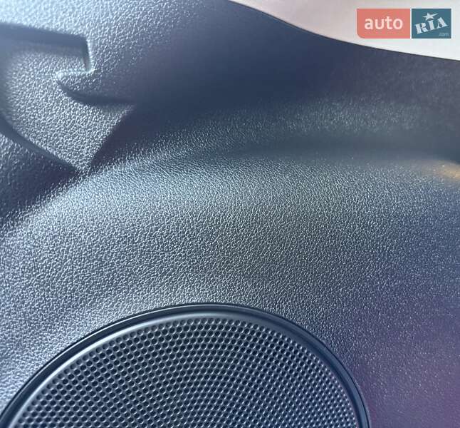 Позашляховик / Кросовер Kia Niro 2020 в Львові