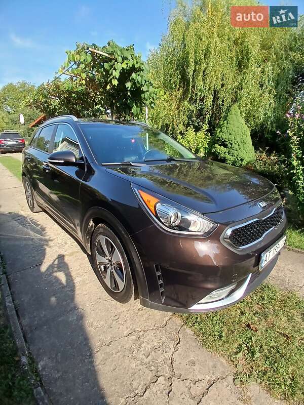 Внедорожник / Кроссовер Kia Niro 2017 в Ивано-Франковске