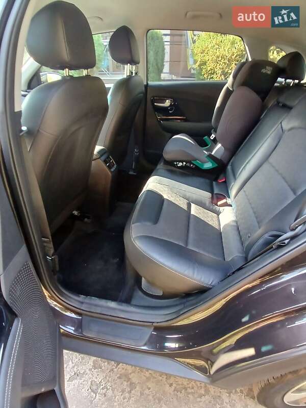 Внедорожник / Кроссовер Kia Niro 2017 в Ивано-Франковске