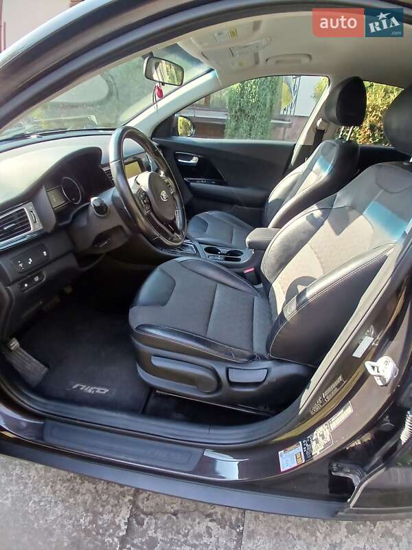 Внедорожник / Кроссовер Kia Niro 2017 в Ивано-Франковске