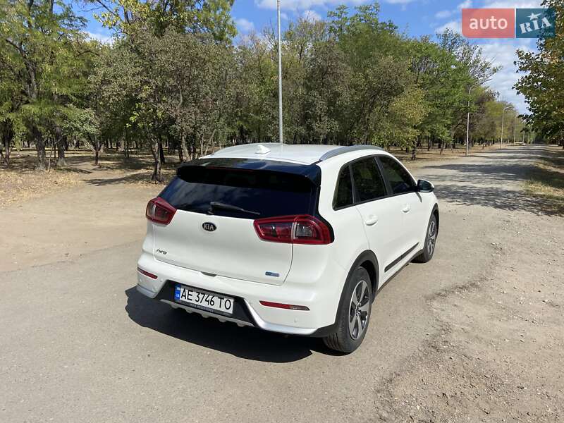 Внедорожник / Кроссовер Kia Niro 2017 в Кривом Роге фото 4 Внедорожник / Кроссовер Kia Niro 2017 в Кривом Роге