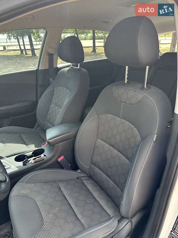 Внедорожник / Кроссовер Kia Niro 2017 в Кривом Роге фото 14 Внедорожник / Кроссовер Kia Niro 2017 в Кривом Роге